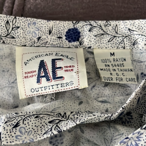 AMERICAN EAGLE OUTFITTERS Flower Design Wrap Around Skirt Size Medium - Picture 5 of 9